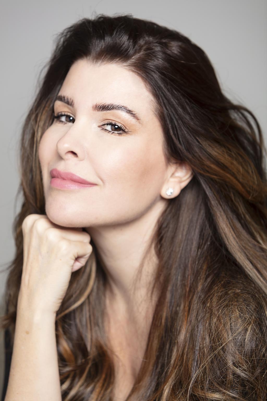 Nádia Figueiredo (Versatile)