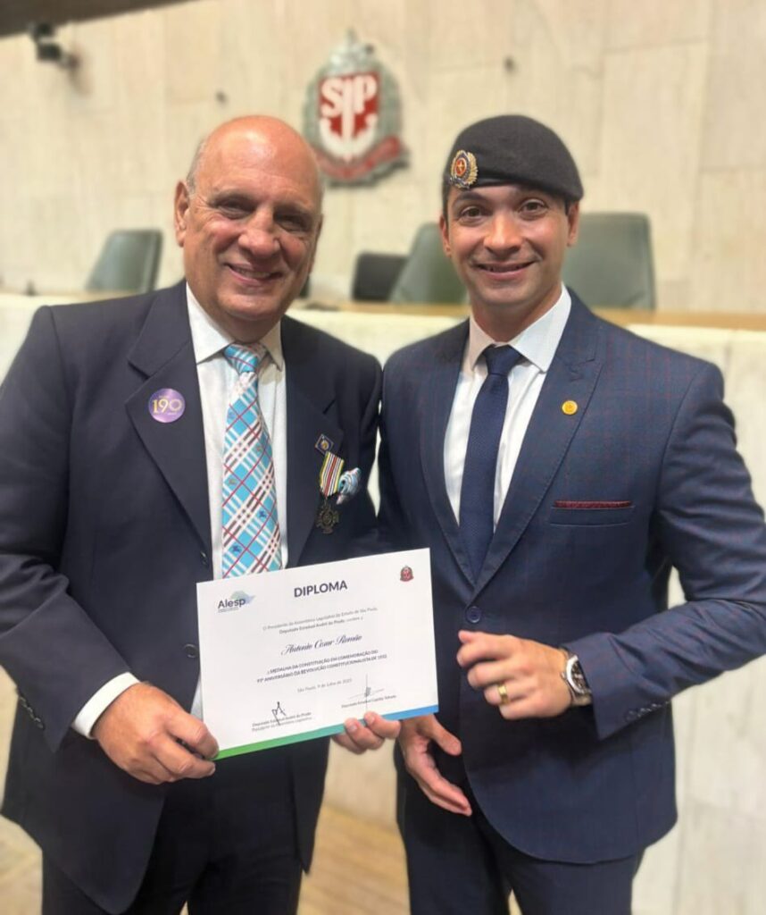 Cesar Romão recibe medalla de la Constitución en sesión solemne en la Asamblea Legislativa de São Paulo - Alesp - SP