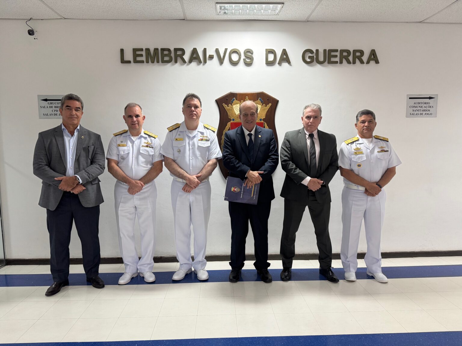 Escuela de Guerra Naval recibe al Ministro del Tribunal de Cuentas de la Unión brasileña, Augusto Nardes