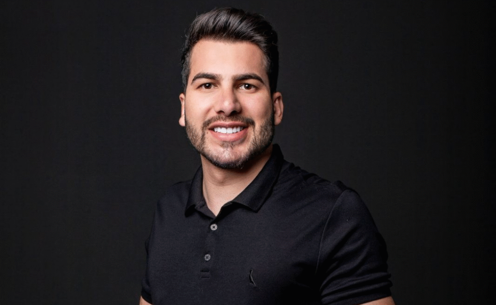 Uélicon Venâncio habla de su carrera que comenzó como camarero y lo convirtió en uno de los grandes referentes en consorcios de Brasil Uélicon Venâncio