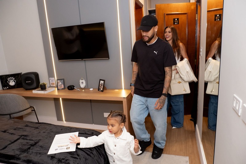 RR Obras y Reformas entrega la reforma del hotel del CT del Santos en tiempo récord y celebra el logro junto a Neymar y el equipo santista