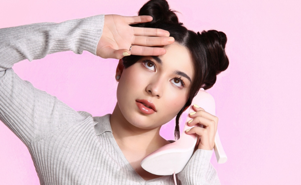 Ayumi debuta en la música con un sencillo pop que transforma la angustia en ligereza e identidad