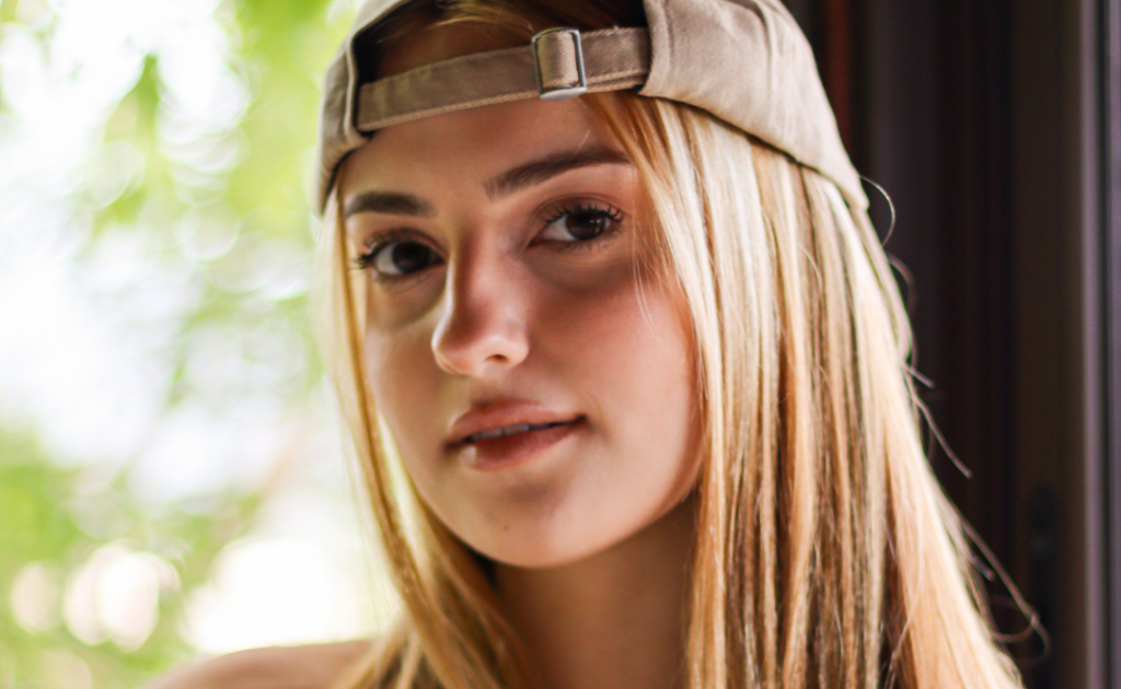 Aprovechando el género de estilo de vida en las redes sociales, Sarah Estanislau habla sobre su rutina y el uso del deporte como terapia Sarah Estanislau