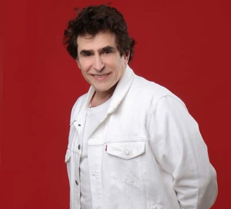 Enero blanco: El psicólogo y escritor brasileño Alexander Bez analiza los desafíos emocionales de la actualidad.