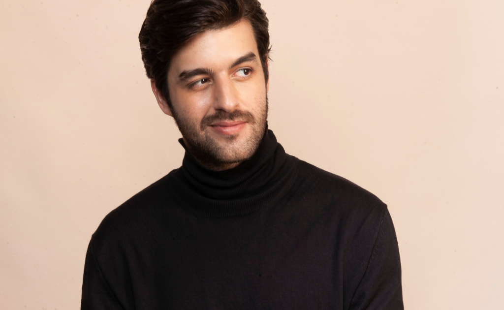 Deco Almeida está viviendo un punto de inflexión con papeles en HBO Max y Globo Deco Almeida