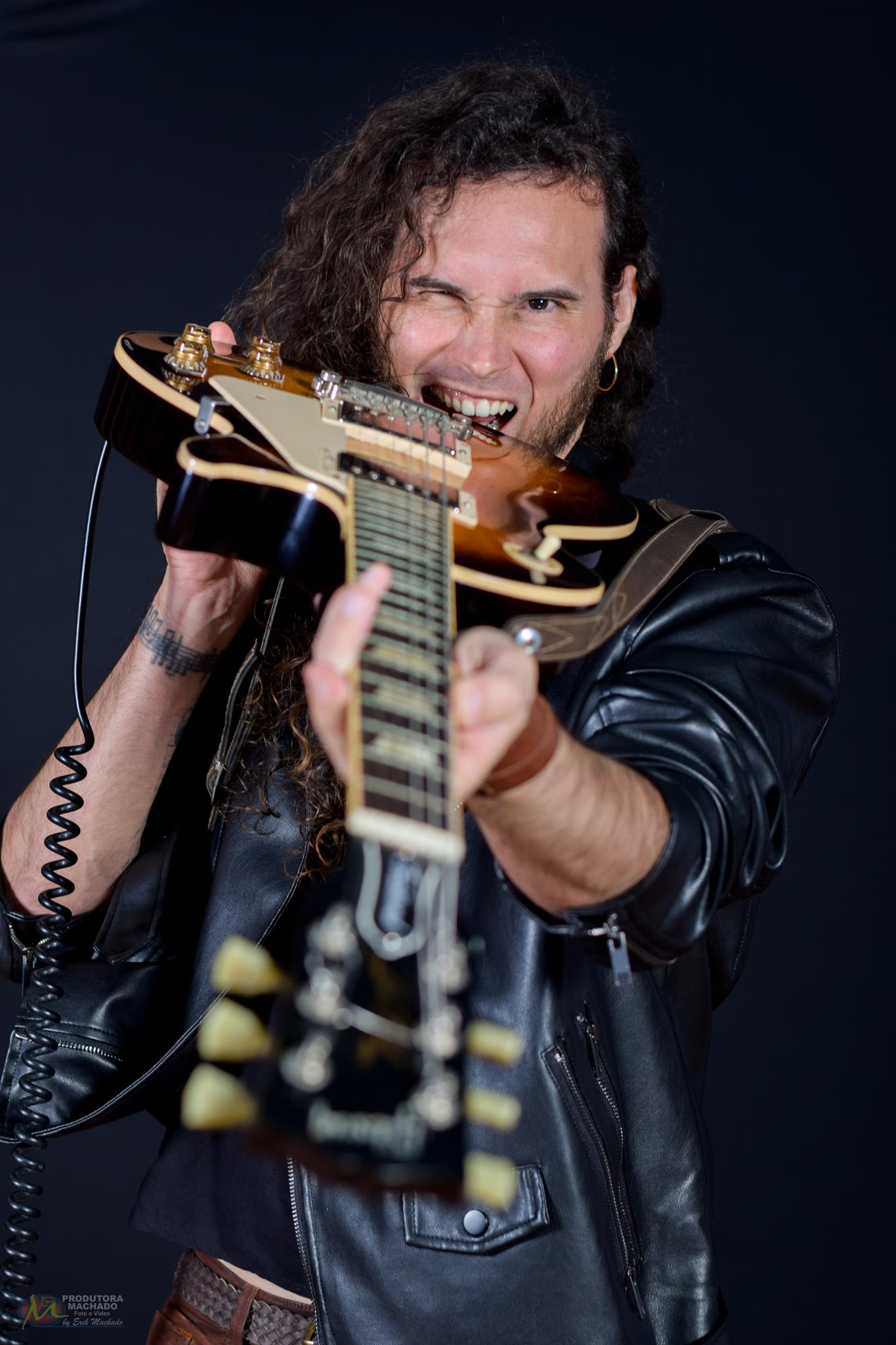 Nathan Fronza (Erik Machado)