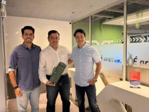 Felipe Guanabara, Socio Fundador y COO de TXT Build;Luiz Gustavo Santos, Consejero Consultivo de TXT Build;
Rodrigo Mazza, Socio Fundador y CEO de TXT Build.